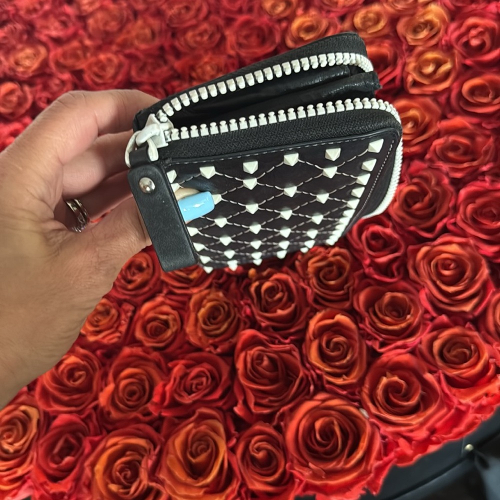 Valentino Wallet - Picture 9 of 11